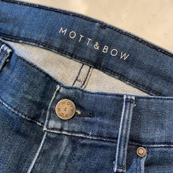 Mott & Bow jeans. Mid rise skinny. 25x28. - Picture 7 of 11